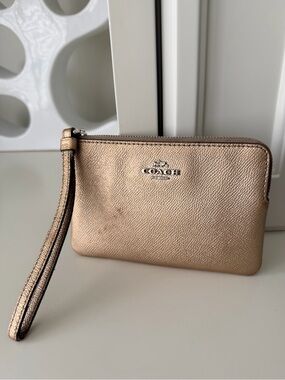 COACH Classic Textured Leather Metallic Small Wristlet pouch